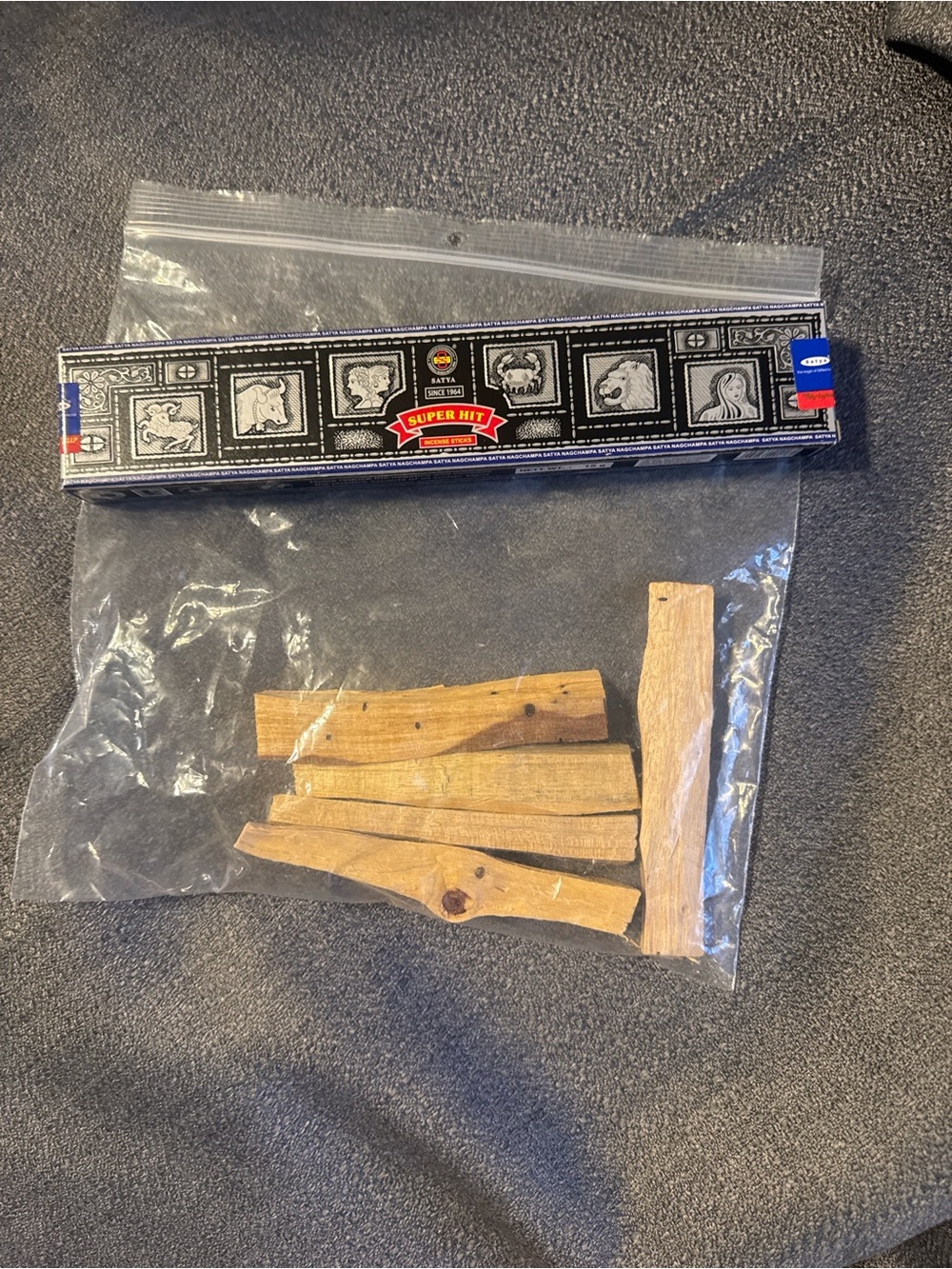 Palo Santo Cleansing Wood Sticks - Natural Light Brown